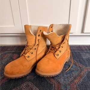 Timberland Women's Tan Lace-Up Boots